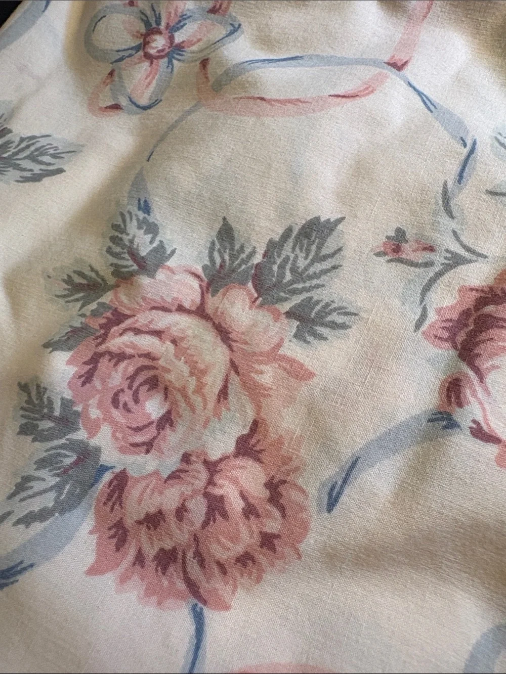Vintage Floral Ruffle Hem set of 2 pillowcases - Pink & Cream FF